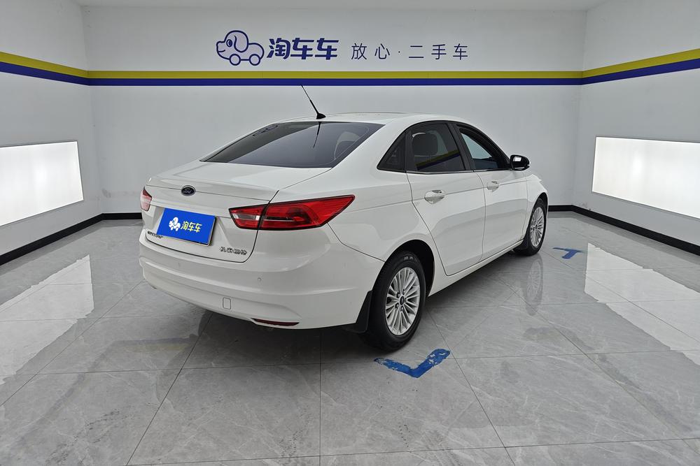 Ford Focus 2017 1.5L Automatic Comfort – фото 3