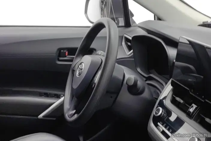 Toyota Corolla Cross 2023 Model 2.0L Intelligent Hybrid Pioneer Edition – фото 8