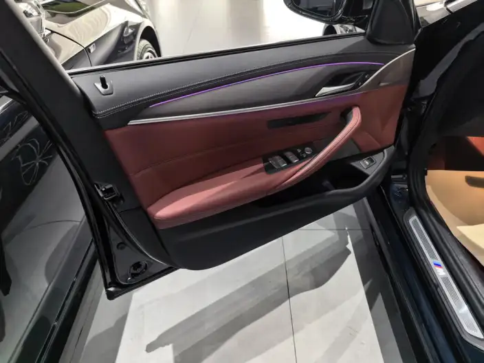BMW 5 Series 2023 Model Facelift 530Li Leading Model M Sports Set – фото 7