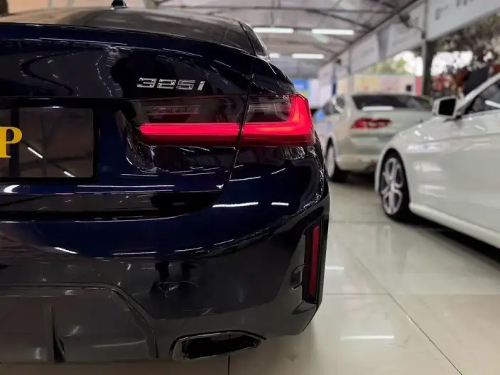 BMW 3 Series 2023 Model 325i M Sports Night Set – фото 6