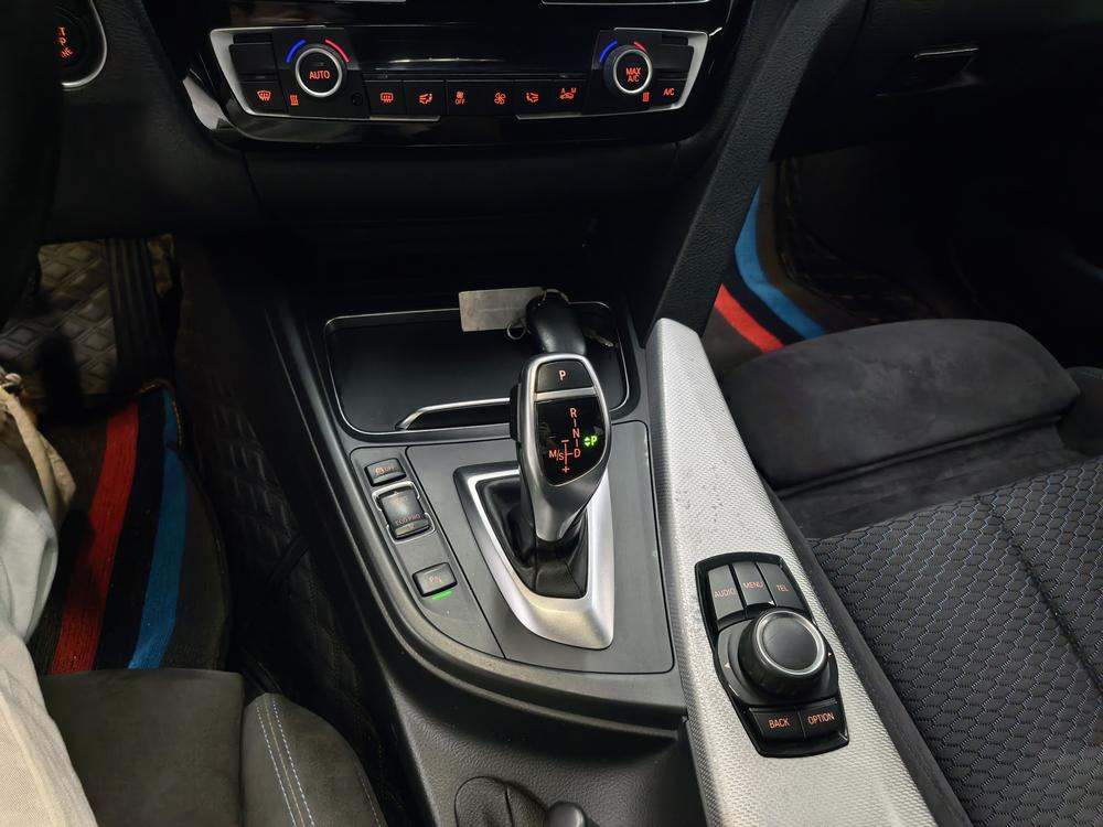 BMW 3 Series 2017 модификация 320i M Спорт тип – фото 15