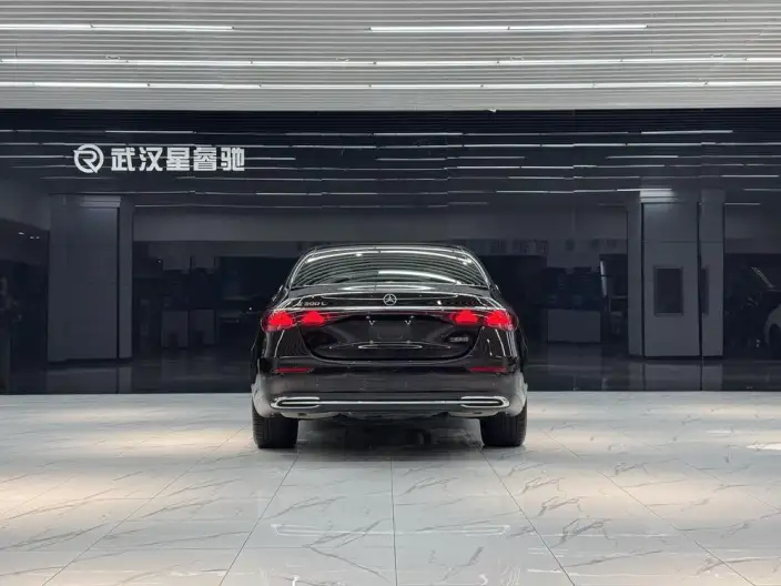 Mercedes-Benz E-Class 2024 Model E 300 L Luxury Model sedan – фото 5