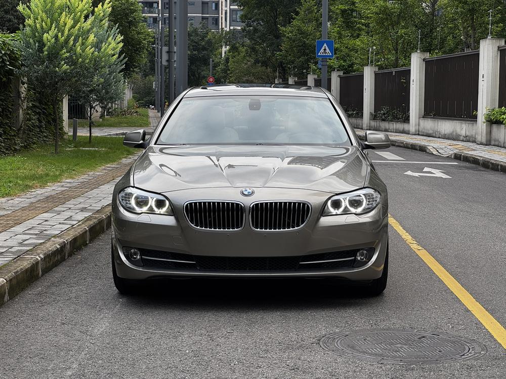 BMW 5 Series 2011 523Li Luxury – фото 2