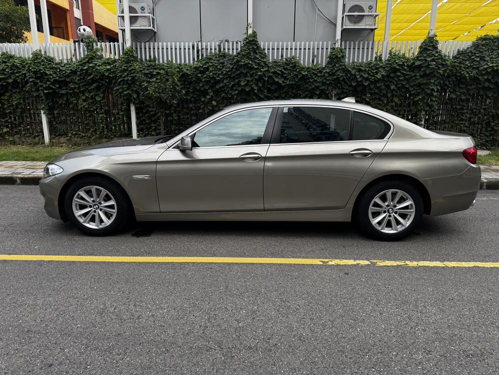 BMW 5 Series 2011 523Li Luxury – фото 4