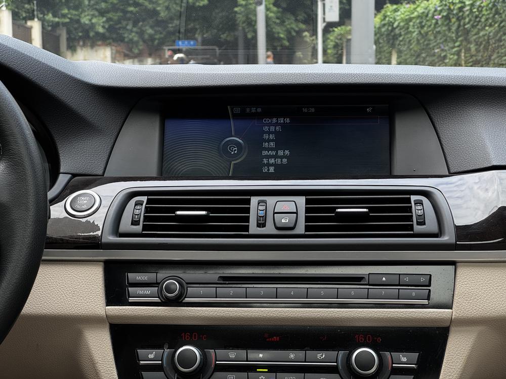 BMW 5 Series 2011 523Li Luxury – фото 12