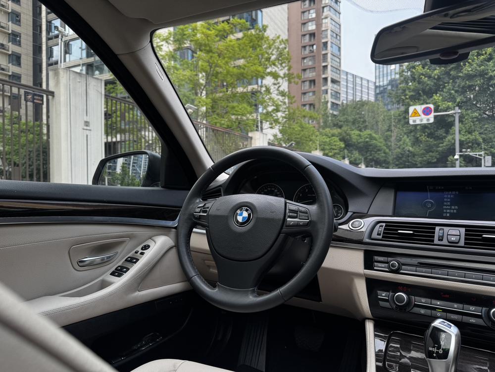 BMW 5 Series 2011 523Li Luxury – фото 18