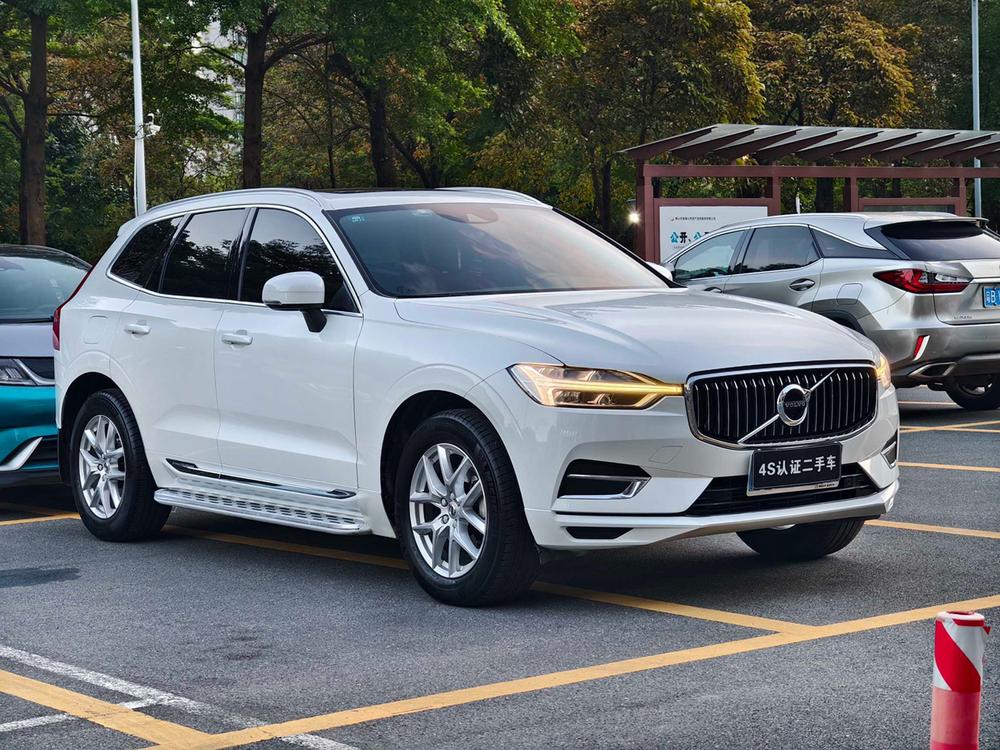 Volvo XC60 2020 T5 AWD Smart Luxury – фото 3