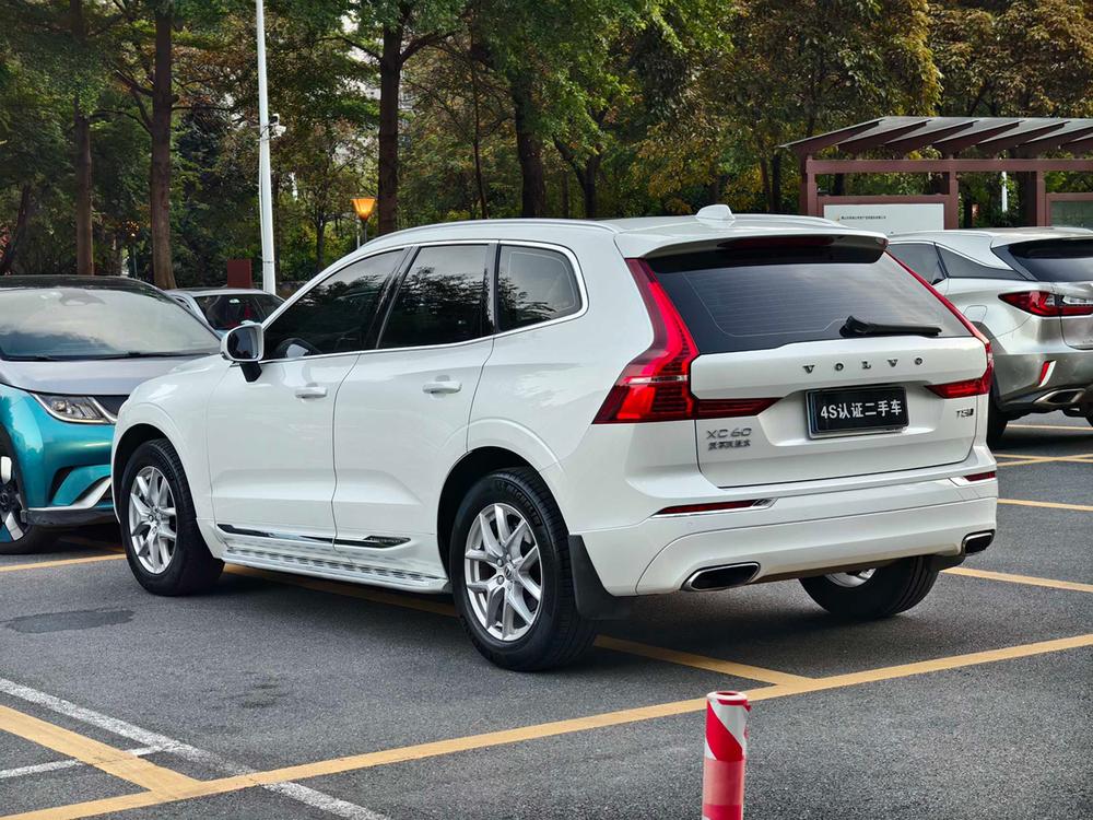 Volvo XC60 2020 T5 AWD Smart Luxury – фото 5
