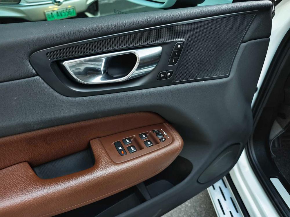 Volvo XC60 2020 T5 AWD Smart Luxury – фото 31