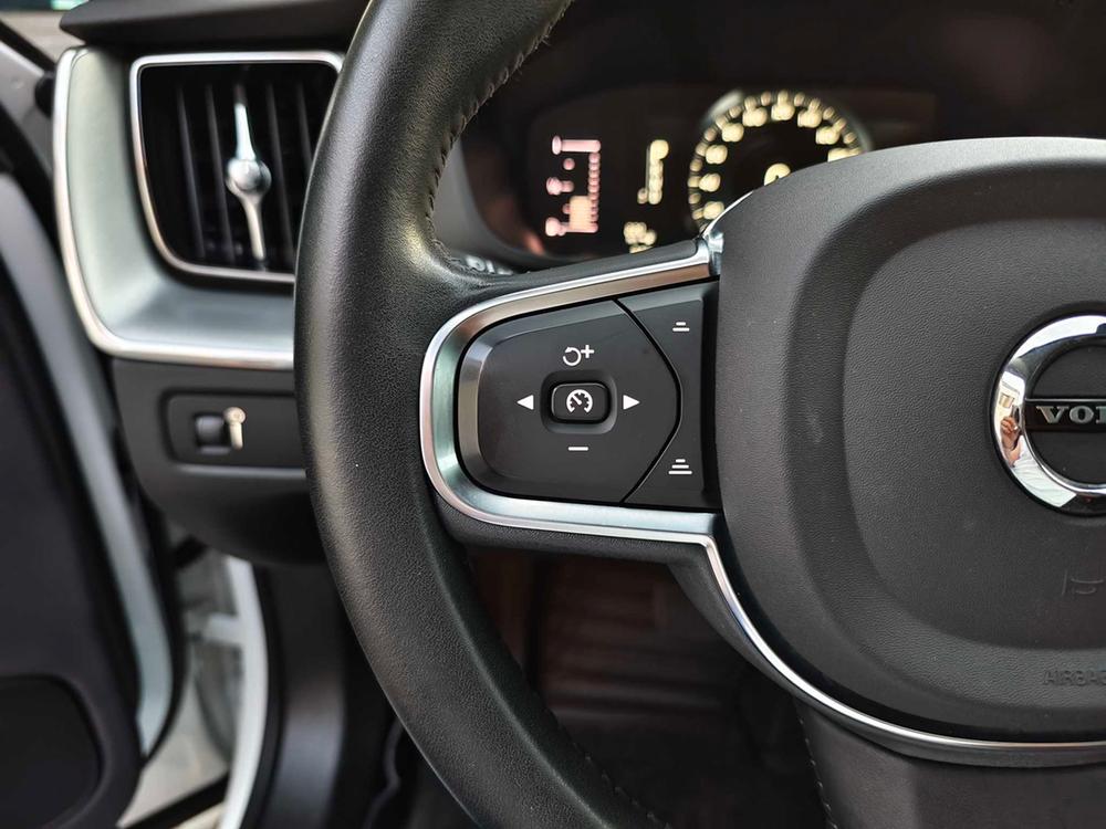 Volvo XC60 2020 T5 AWD Smart Luxury – фото 32
