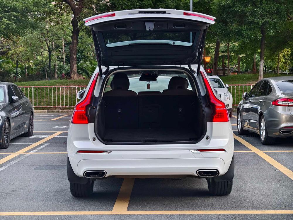 Volvo XC60 2020 T5 AWD Smart Luxury – фото 33