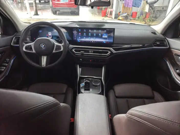 BMW i3 2025 Model eDrive35L – фото 5