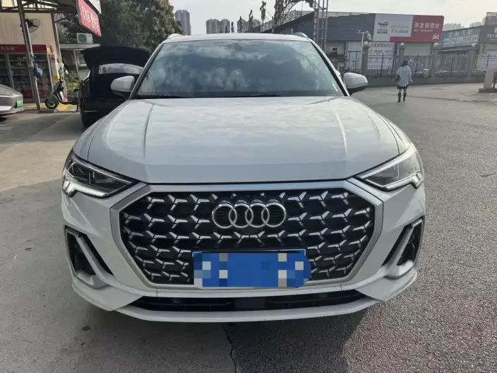 AUDI Q3 2025 Model quattro 45th Anniversary Collector Edition Edition 35 TFSI Fashion Dynamic Model – фото 2