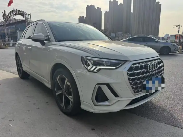 AUDI Q3 2025 Model quattro 45th Anniversary Collector Edition Edition 35 TFSI Fashion Dynamic Model – фото 3