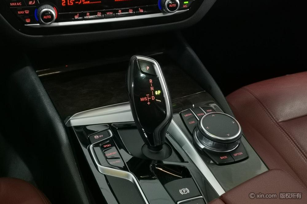 BMW 5 Series 2018 528Li Launch Special Edition – фото 14