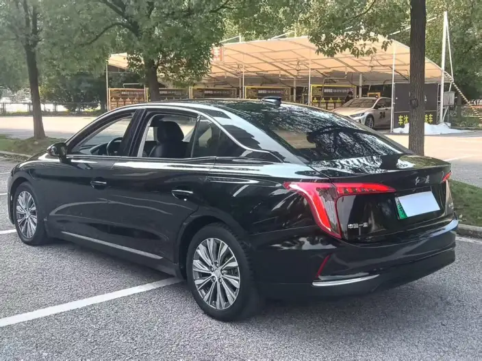 Hongqi E-QM5 2023 Model 560KM PLUS Edition 140kW – фото 5