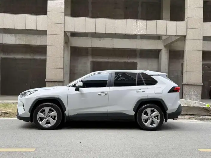 Toyota RAV4 2022 Model 2.0L CVT 2WD Fashion PLUS Edition – фото 3