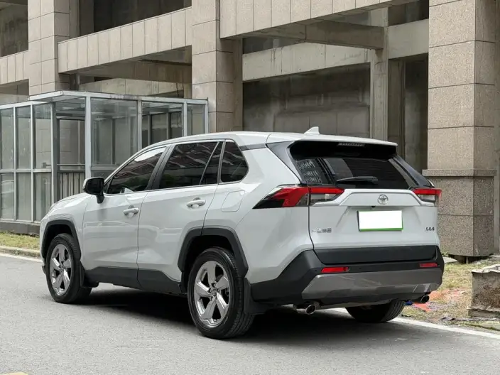 Toyota RAV4 2022 Model 2.0L CVT 2WD Fashion PLUS Edition – фото 4