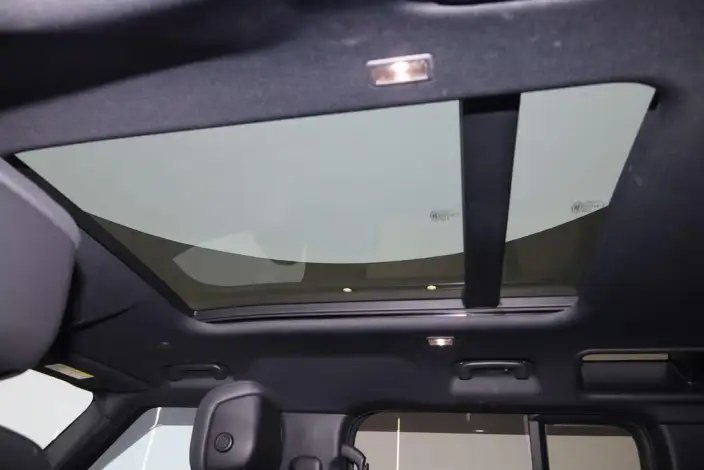 Land Rover Defender 2023 Model Facelift 110 P400 X-Dynamic HSE – фото 10