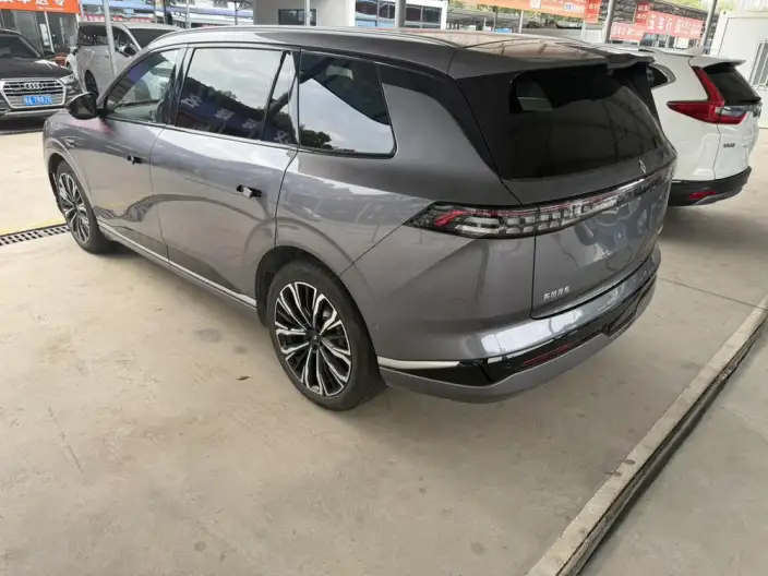 eπ 008 2026 Model EV Family Edition 6 seat