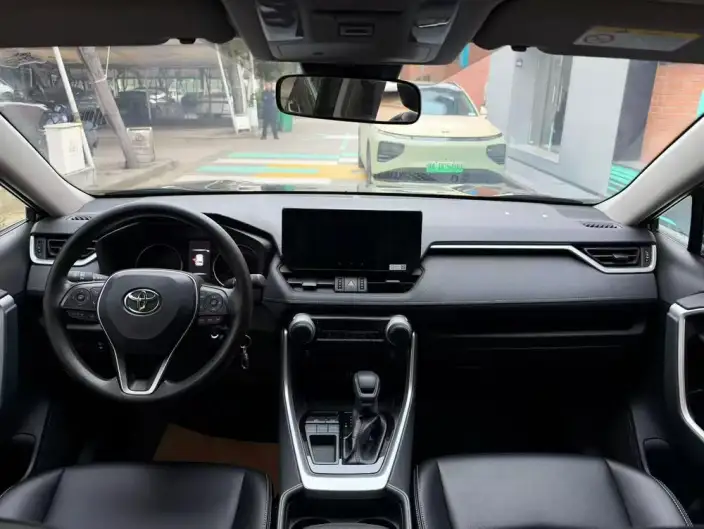 Toyota RAV4 2024 Model 2.0L CVT 2WD Urban Edition – фото 7