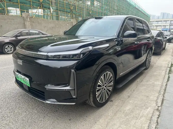 Geely M9 2025 Model 210km 4WD Pilot Edition – фото 1