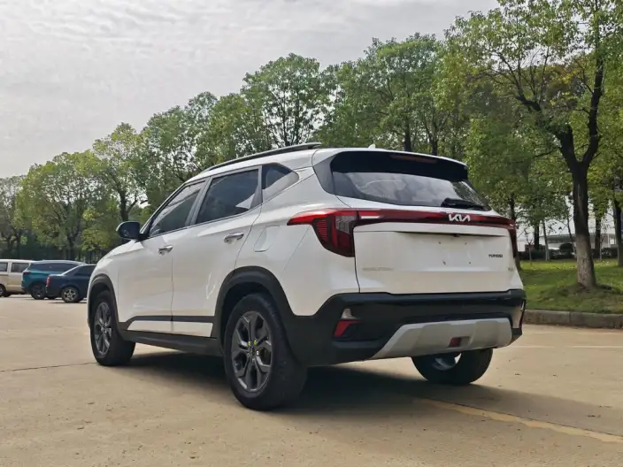 Kia Seltos 2023 Model 1.5L IVT Deluxe Edition