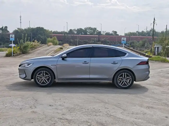 Qin Plus EV 2024 Model Honor Edition 510KM Leading Model – фото 4