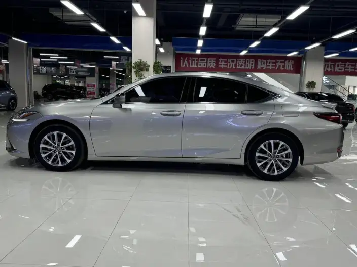 Lexus ES 2022 Model 200 Superior Edition – фото 4