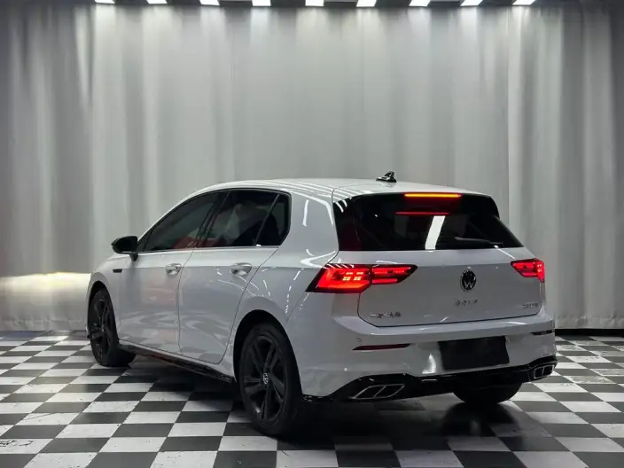 Volkswagen Golf 2021 Model 280TSI DSG R-Line – фото 4