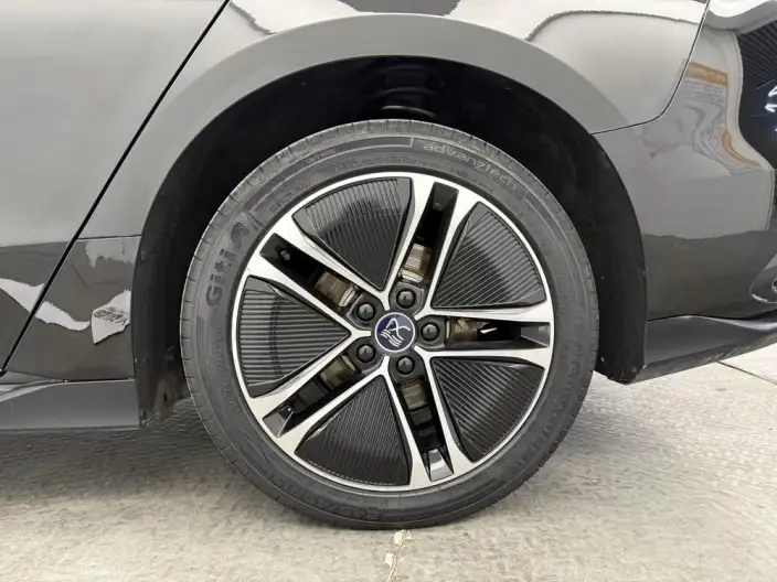 BYD Han EV 2023 Model Champion Edition 605KM Noble Model – фото 9