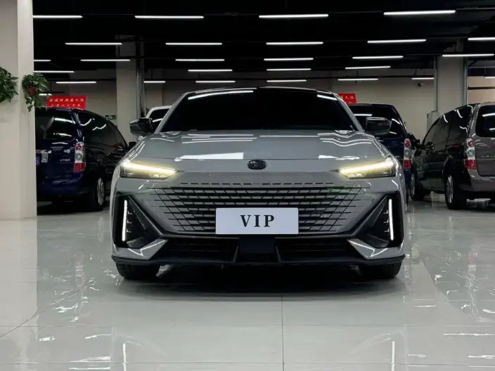 Changan UNI-V 2023 Model 1.5T Noble Model – фото 2