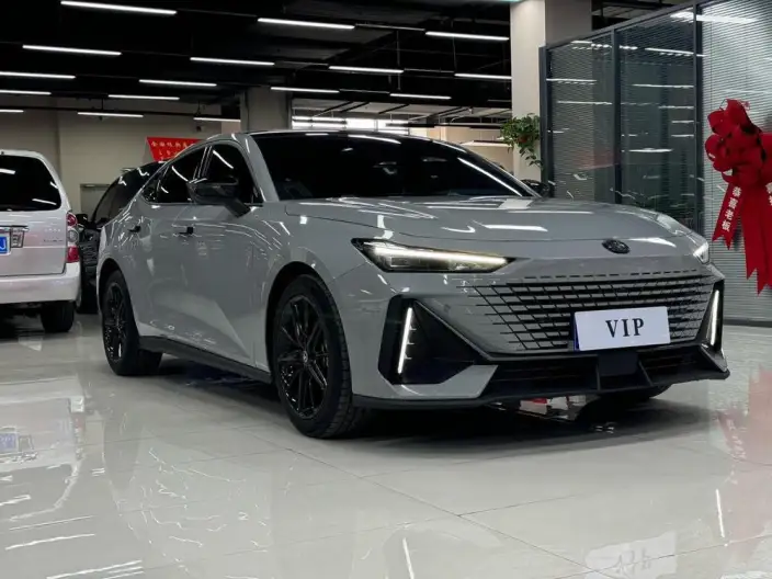 Changan UNI-V 2023 Model 1.5T Noble Model – фото 3