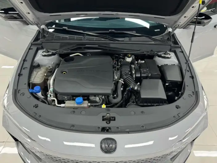Changan UNI-V 2023 Model 1.5T Noble Model – фото 9