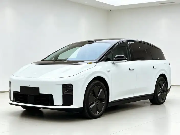 Li Auto i8 2025 Model Standard Edition – фото 1