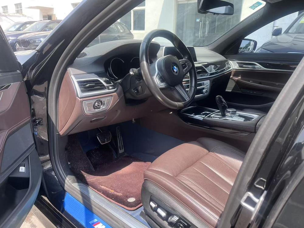 BMW 7 Series Модель 2018 года 730Li Leading M Sports Set – фото 9