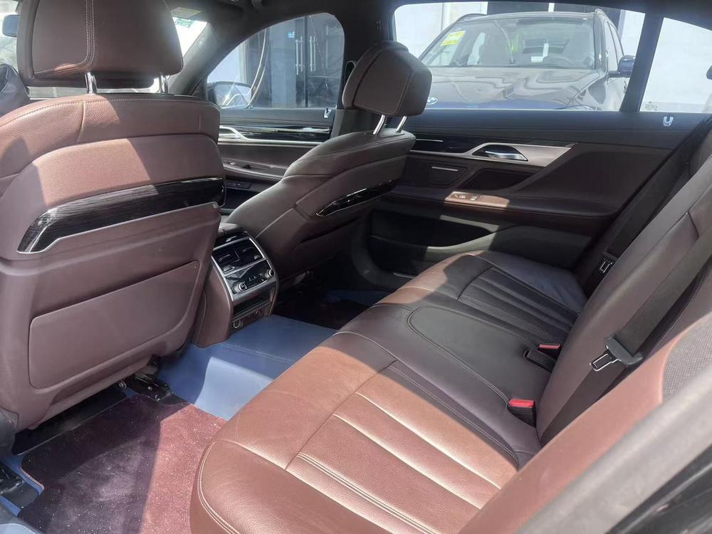 BMW 7 Series Модель 2018 года 730Li Leading M Sports Set – фото 10