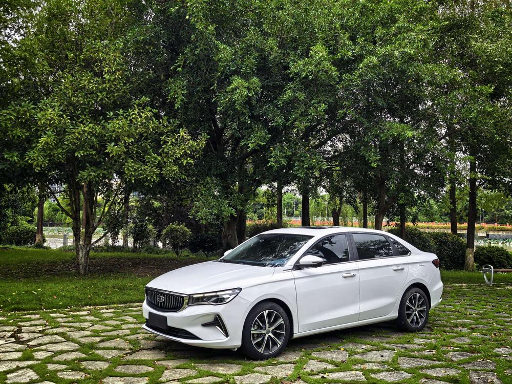 Geely Emgrand 2022 4th Gen 1.5L CVT Flagship – фото 1