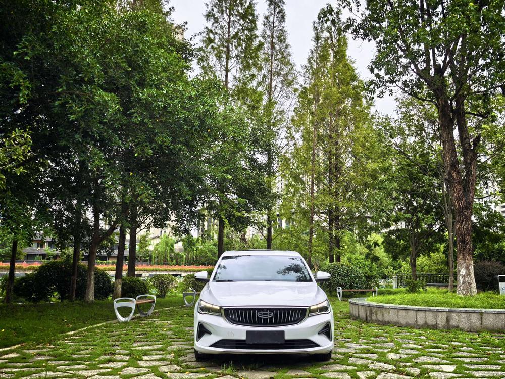Geely Emgrand 2022 4th Gen 1.5L CVT Flagship – фото 2