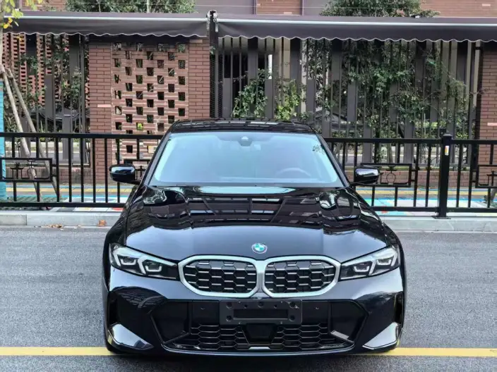 BMW 3 Series 2025 Model 325Li M Sports Set – фото 2