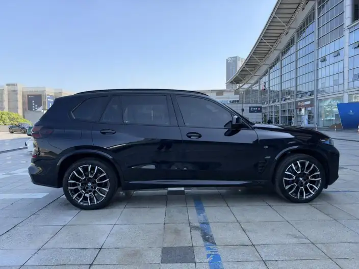 BMW X5 2025 Model xDrive40Li M Sports Night Set – фото 7