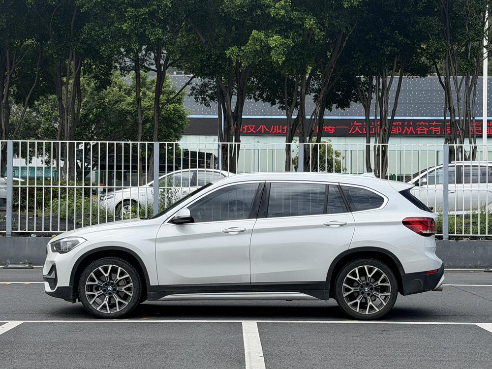 BMW X1 2022 xDrive25Li Premium – фото 4