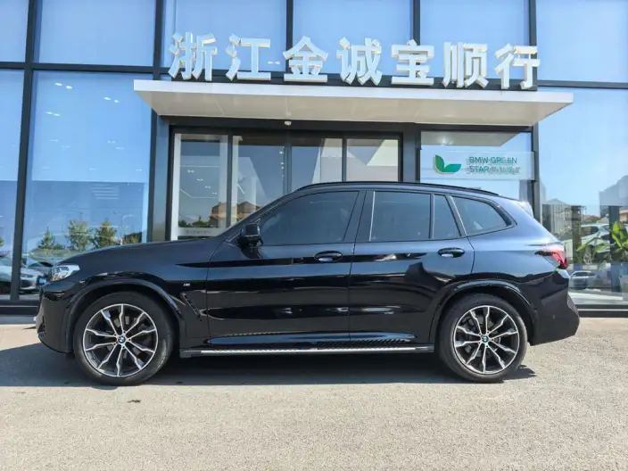 BMW X3 2023 Model xDrive30i Leading Model M Night Set – фото 3