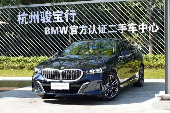 BMW 5 Series 2024 Model 525Li M Sports Set – фото 1