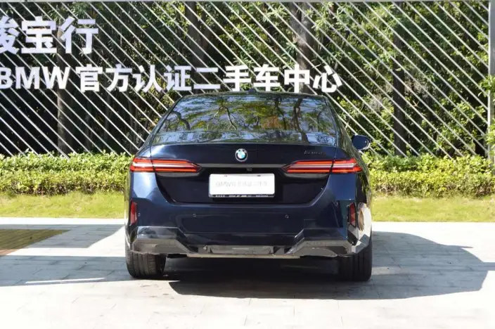 BMW 5 Series 2024 Model 525Li M Sports Set – фото 4