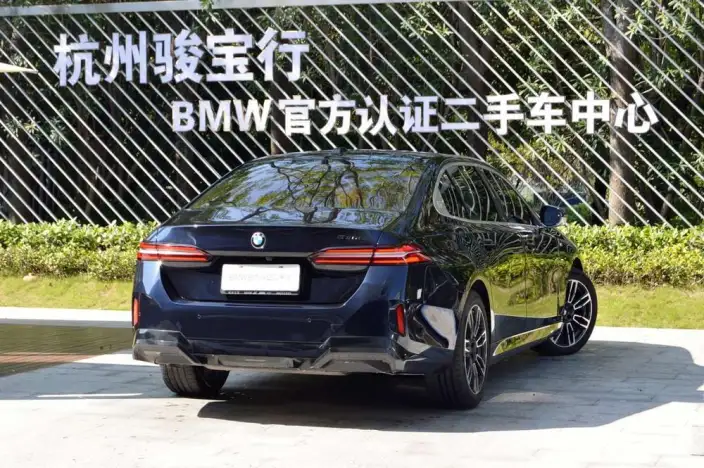 BMW 5 Series 2024 Model 525Li M Sports Set – фото 5