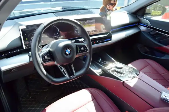 BMW 5 Series 2024 Model 525Li M Sports Set – фото 10