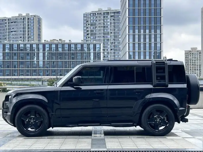 Land Rover Defender 2023 Model 110 3.0T P400 X-Dynamic HSE – фото 4