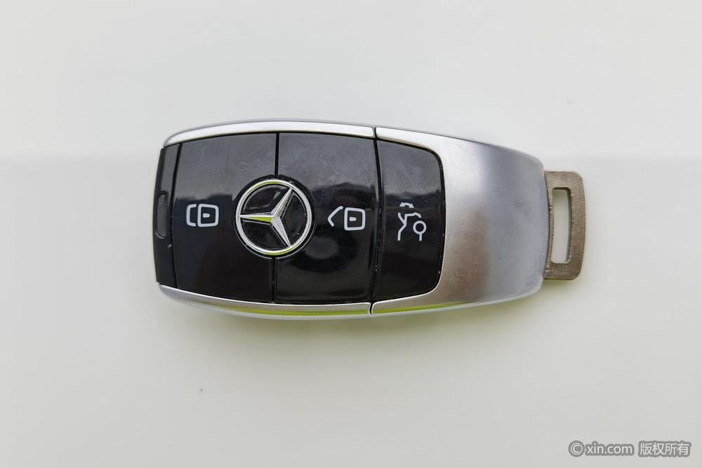 Mercedes-Benz E-Class PHEV Модель 2022 года комплектация E 350 e L sedan – фото 6