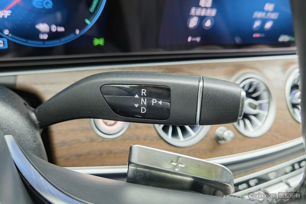 Mercedes-Benz E-Class PHEV Модель 2022 года комплектация E 350 e L sedan – фото 14